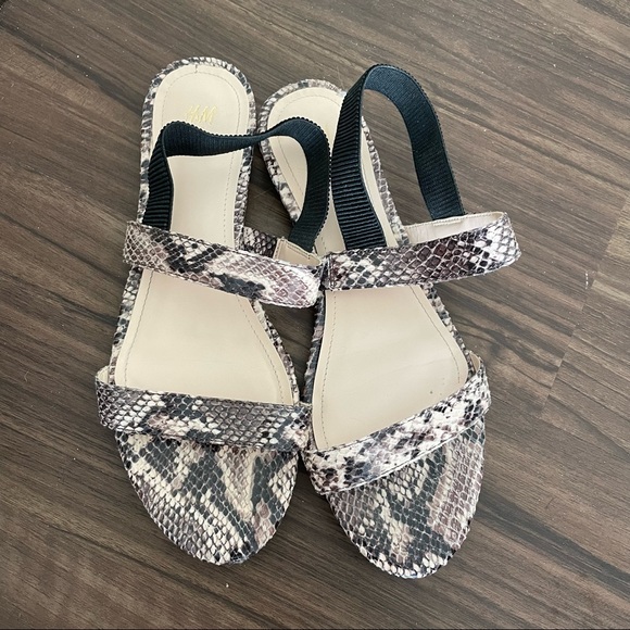 H&M Beige/snakeskin-patterned flat sandals size 8 - Picture 6 of 13